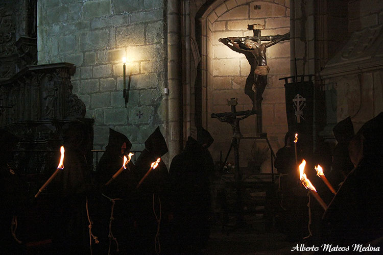Traslado de la Cruz de guía del Cristo Negro