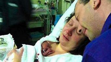 El abrazo de su madre salvó su vida