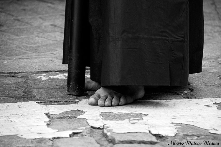 Pies de un nazareno