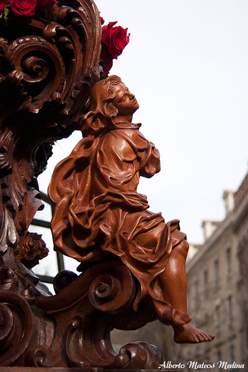 Detalle del trono de La Piedad