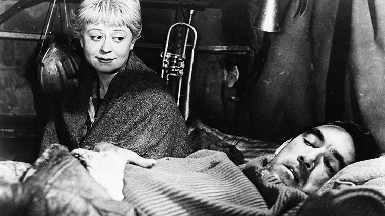 Giulietta Masina y Anthony Quinn
