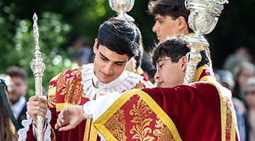Cáceres de incienso y primavera